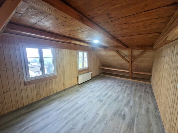 Helle, frisch renovierte 3.5-Zimmer-Dachwohnung mit Cheminée 4