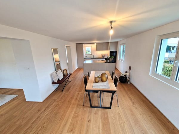 Kernsaniertes Doppeleinfamilienhaus mit Garten & Garage in Widnau 2