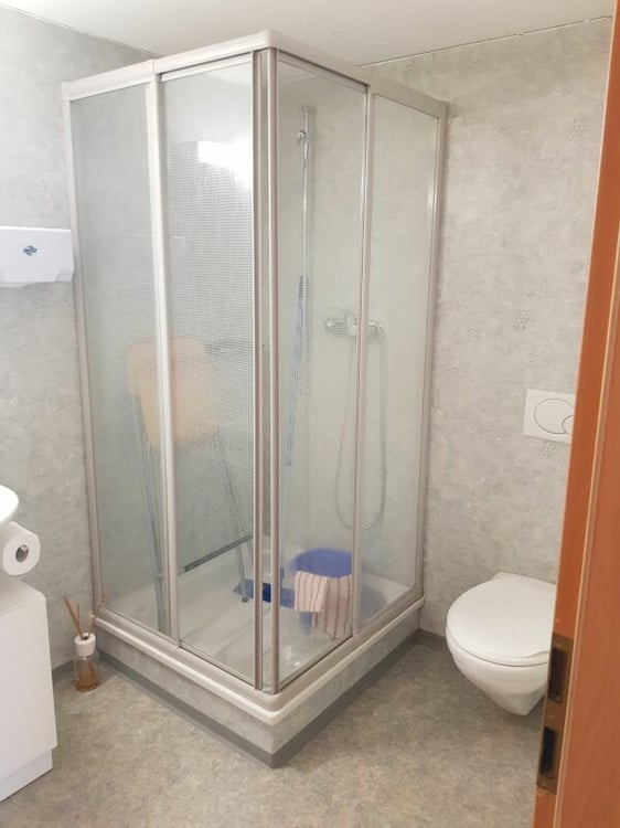 Gewerberaum mit Küche und Dusche 3