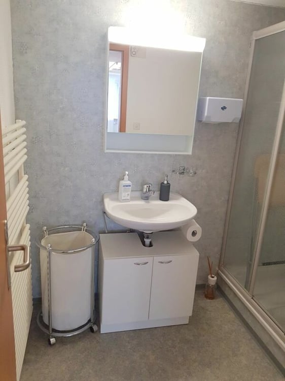 Gewerberaum mit Küche und Dusche 2