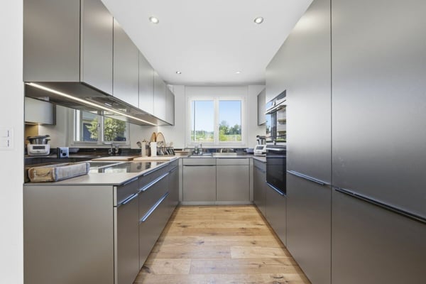 Wohnen mit Stil - Exklusives 6½-Zimmer-Eckhaus 10