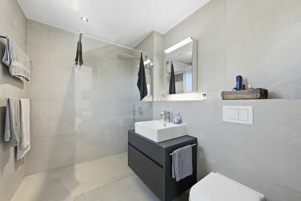 Wohnen mit Stil - Exklusives 6½-Zimmer-Eckhaus 17