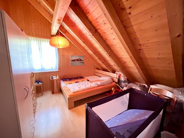 1.5-Zi-Haus mit Umschwung und Bachanstoss 3