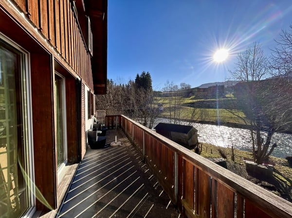 1.5-Zi-Haus mit Umschwung und Bachanstoss 11