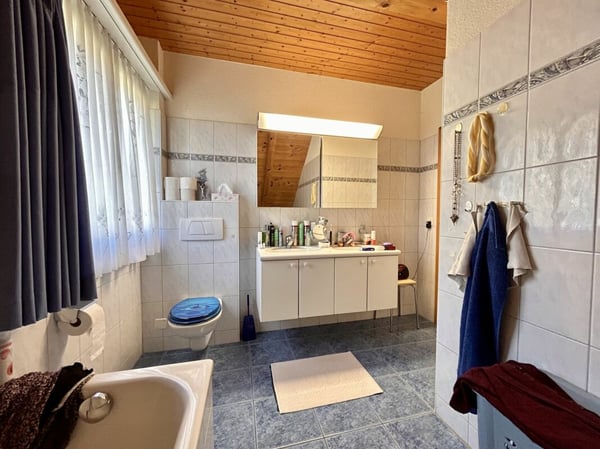 1.5-Zi-Haus mit Umschwung und Bachanstoss 6