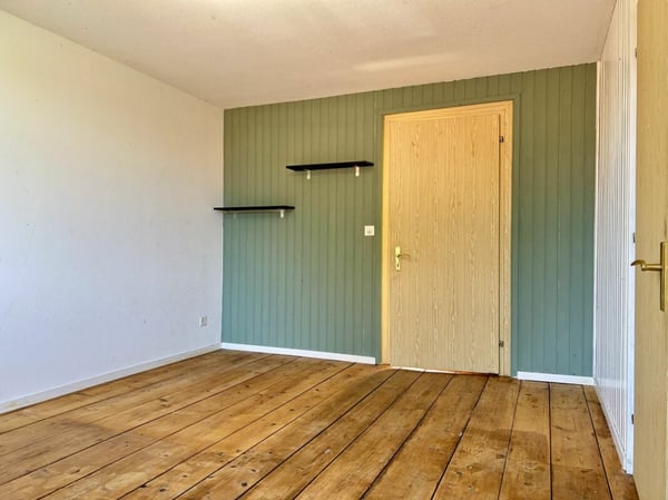 Zweifamilienhaus mit Scheune und Umschwung 11