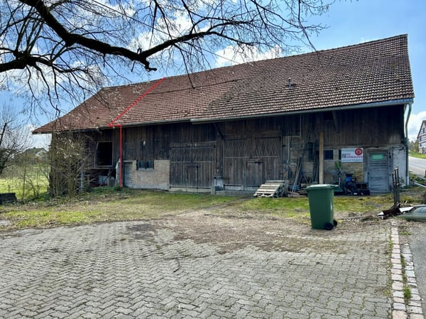 Zweifamilienhaus mit Scheune und Umschwung 16
