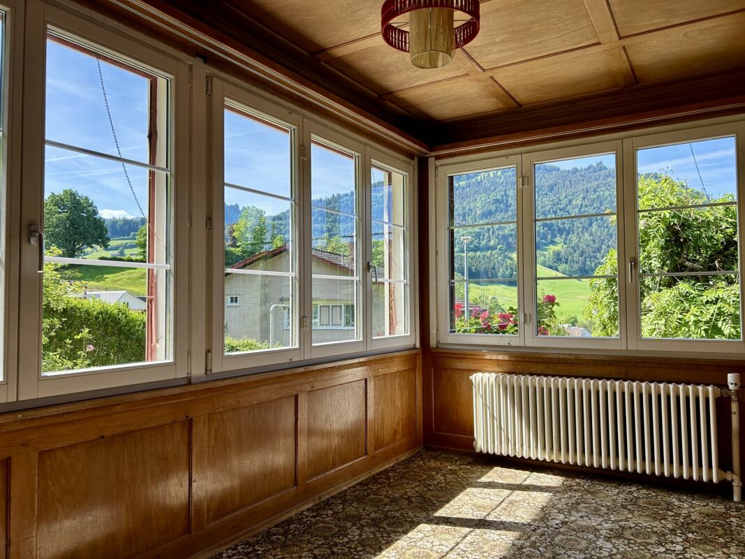 Charmantes Holzchalet mit Garten und Weitblick