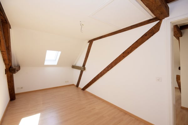 1.5 Zimmer-Dachwohnung 2. OG ohne Balkon 8