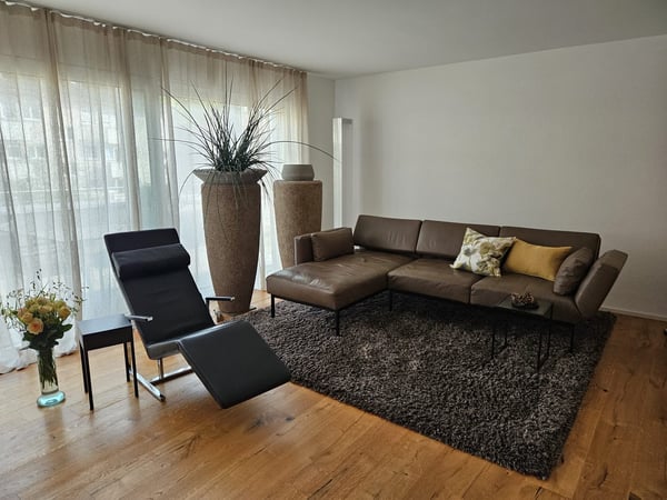 Moderne 1.5-Zimmer-Attikawohnung 18m2 mit Terrasse 93m2 und Balkon 2