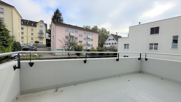 neuwertige 1.5-Zimmer-Wohnung mit Balkon 5