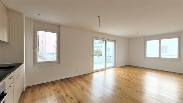 neuwertige 1.5-Zimmer-Wohnung mit Balkon 3