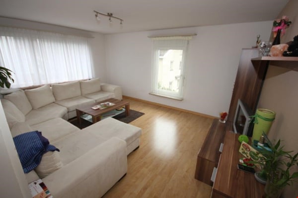 1,5 Zimmer-Wohnung im 1.OG mit Balkon 2