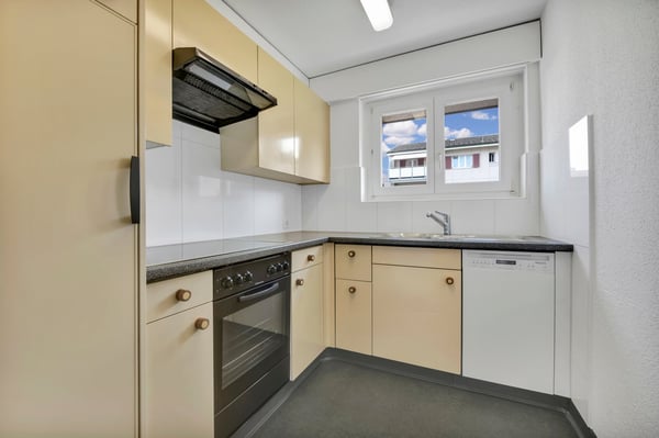 1.5 Zimmer-Wohnung im 1. OG mit Balkon 12