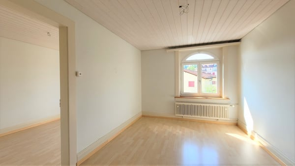 1,0 Zimmer-Wohnung 2.OG 4