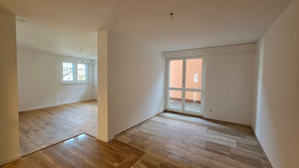 grosse 2.5 Zimmer-Wohnung 1.OG mit Balkon 7