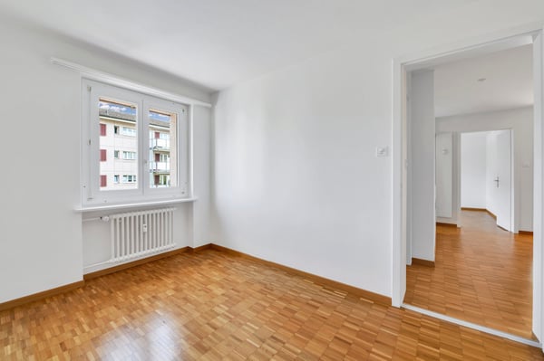 4.5 Zimmer-Wohnung im 1. OG mit Balkon 4
