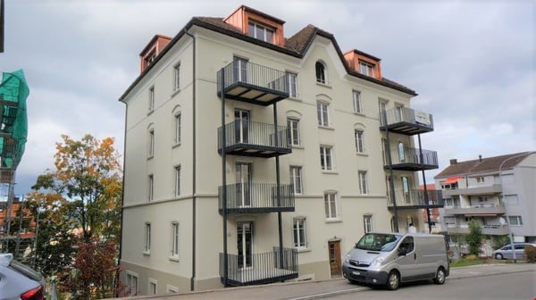 3.5 Zimmer-Dachwohnung 4.OG mit Balkon 8