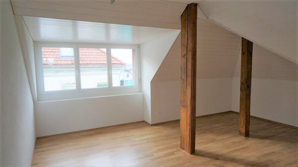 3.5 Zimmer-Dachwohnung 4.OG mit Balkon 2