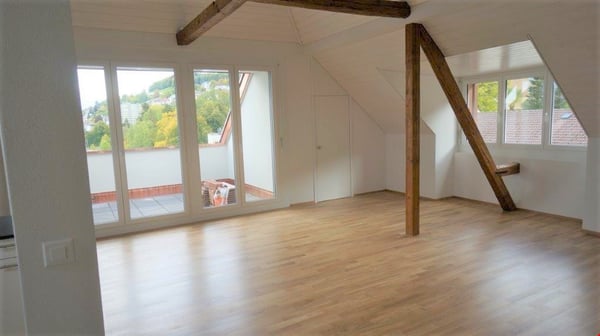 3.5 Zimmer-Dachwohnung 4.OG mit Balkon 3