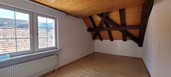 2.0 Zimmer-Wohnung im 4.OG - ohne Lift 2