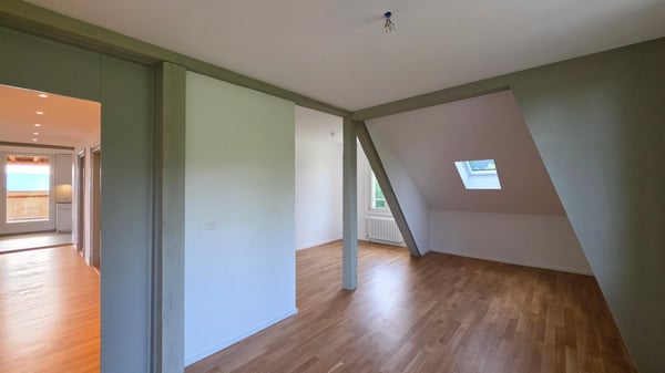 3.5 Zimmer-Dachwohnung 109m2 im 4. OG mit grosser Terrassen 36m2 9