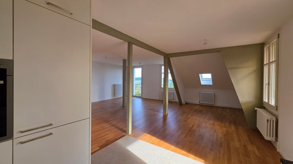 3.5 Zimmer-Dachwohnung 109m2 im 4. OG mit grosser Terrassen 36m2 5