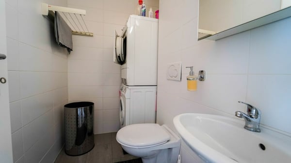 Mehrfamilienhaus mit 11 Einheiten an Zentraler Lage 13