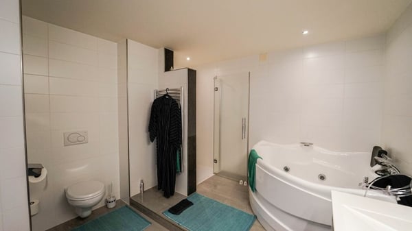 Mehrfamilienhaus mit 11 Einheiten an Zentraler Lage 6