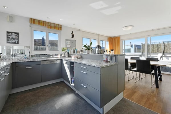 Leben und Arbeiten im Herzen von Lütisburg - vielseitige Liegenschaft mit Charakter 8