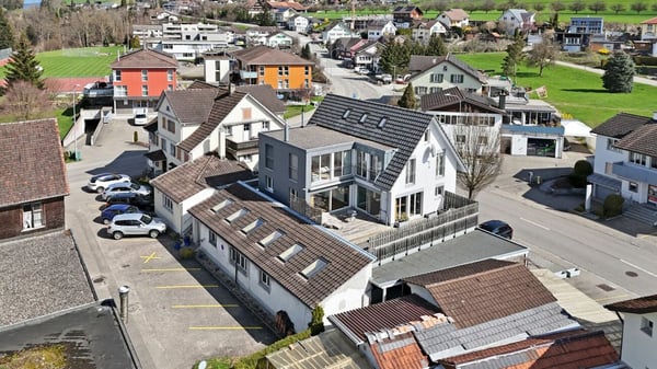 Leben und Arbeiten im Herzen von Lütisburg - vielseitige Liegenschaft mit Charakter 4