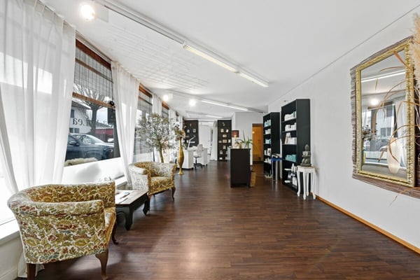 Leben und Arbeiten im Herzen von Lütisburg - vielseitige Liegenschaft mit Charakter 23