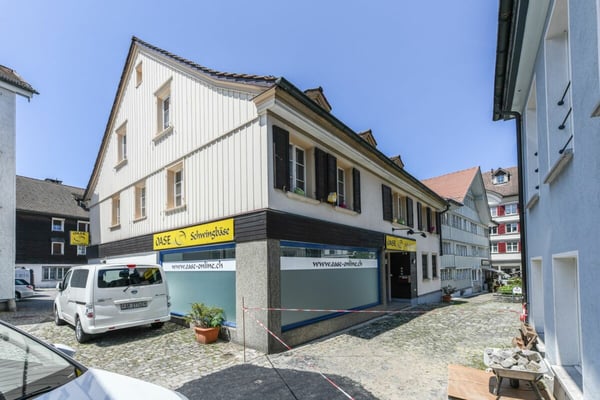 Einzigartige Liegenschaft mit Potenzial - vielfältige Möglichkeiten! 1