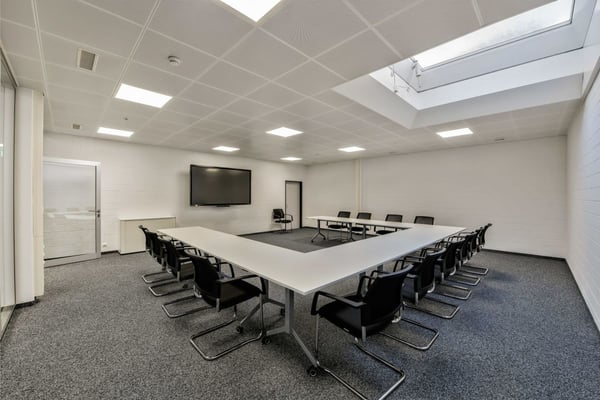 Co-Working Arbeitsplätze - Sitzungszimmer - Schulungsraum 8