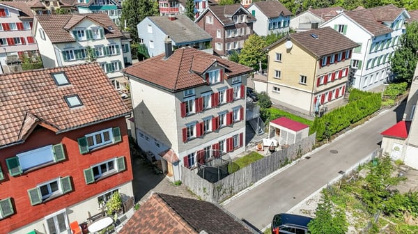 Historischer Charme trifft modernen Komfort - Einfamilienhaus mit Einliegerwohnung 2