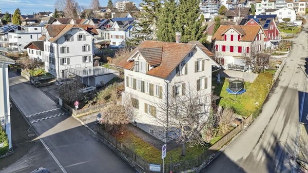Freistehendes Einfamilienhaus mit Einliegerwohnung und vielseitigem Nutzungspotenzial in Flawil 3