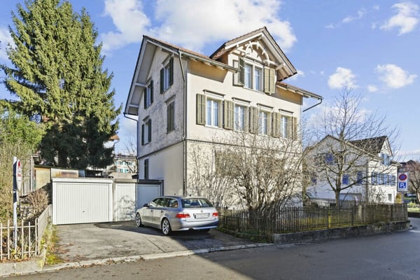 Freistehendes Einfamilienhaus mit Einliegerwohnung und vielseitigem Nutzungspotenzial in Flawil 4