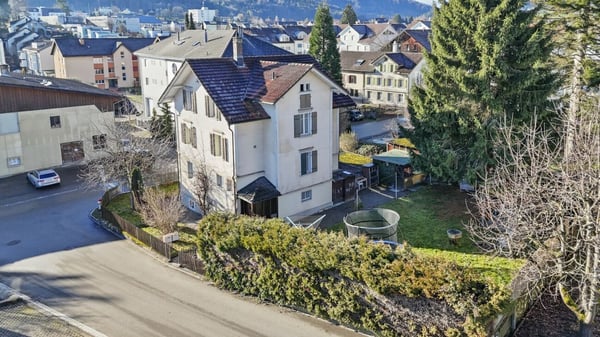 Freistehendes Einfamilienhaus mit Einliegerwohnung und vielseitigem Nutzungspotenzial in Flawil 2