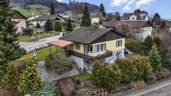 Lebensqualität am Rosenberg - Einfamilienhaus mit Charme 1