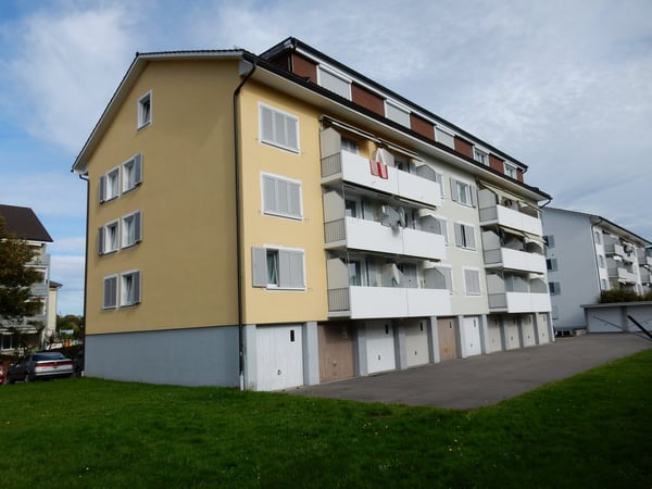 * GEMÜTLICHE DACHWOHNUNG * 7