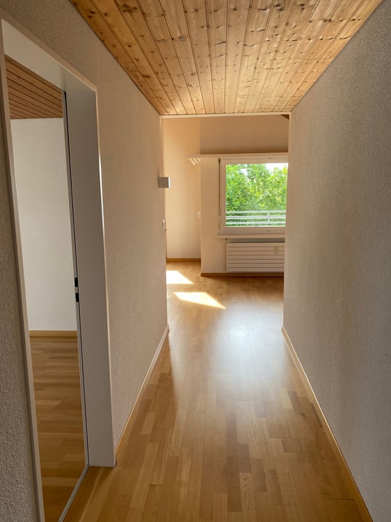 *Frisch renovierte 2.5-Zimmerwohnung im Dachgeschoss* 6
