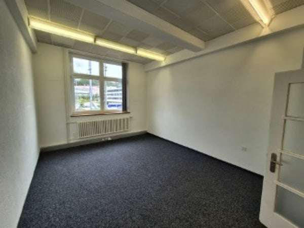Einzel- Büro 24 m2, 2. OG 1