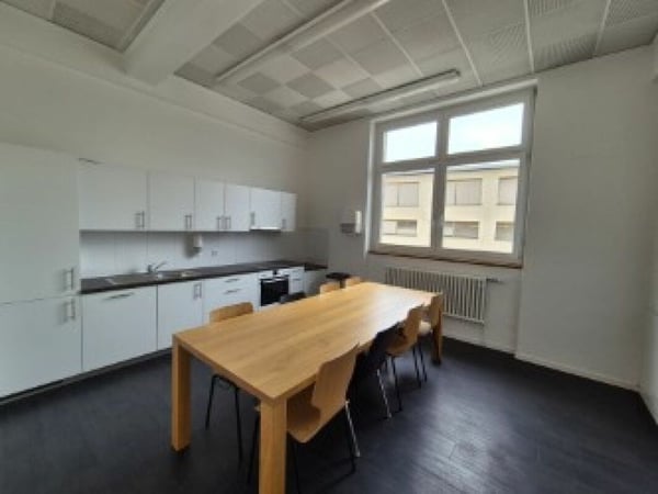 Einzel- Büro 24 m2, 2. OG 2
