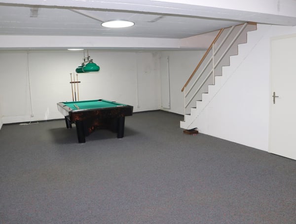 sehr grosse 2-stöckige 6.5 Zi.-Wohnung an ruhiger Lage (ideal für Wohngemeinschaften) 14