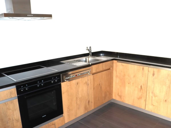 sehr grosse 2-stöckige 6.5 Zi.-Wohnung an ruhiger Lage (ideal für Wohngemeinschaften) 2