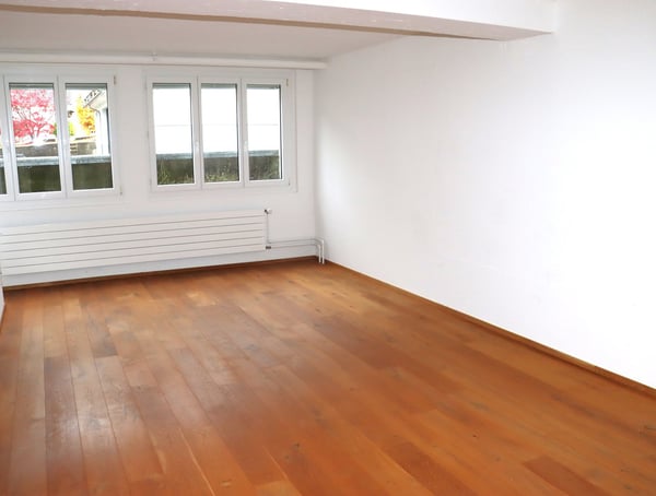 sehr grosse 2-stöckige 6.5 Zi.-Wohnung an ruhiger Lage (ideal für Wohngemeinschaften) 9