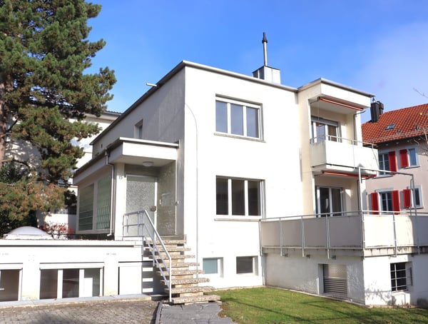 6 Zi.-Wohnung mit Balkon in ruhigem Wohnquartier 12