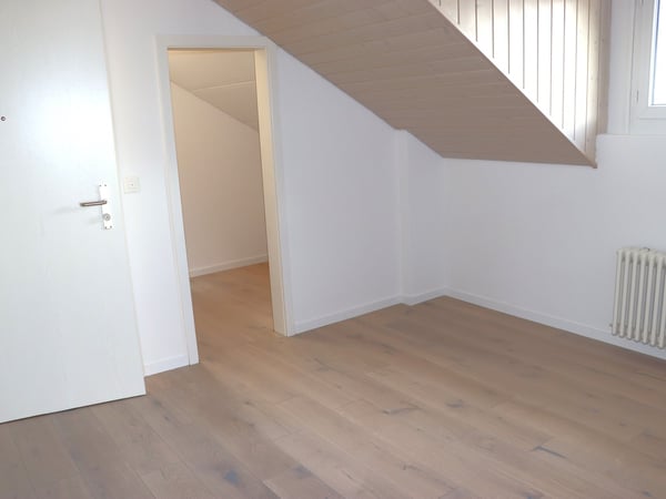 originelle 3.5 Zi.-DACH-Wohnung mit Balkon 9