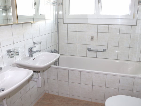 originelle 3.5 Zi.-DACH-Wohnung mit Balkon 3