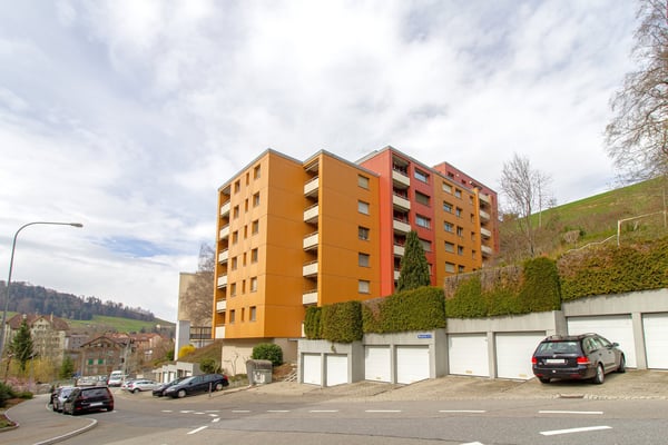 neu renovierte 3.5 Zi.-Wohnung mit Terr… (photo 1 of 12)